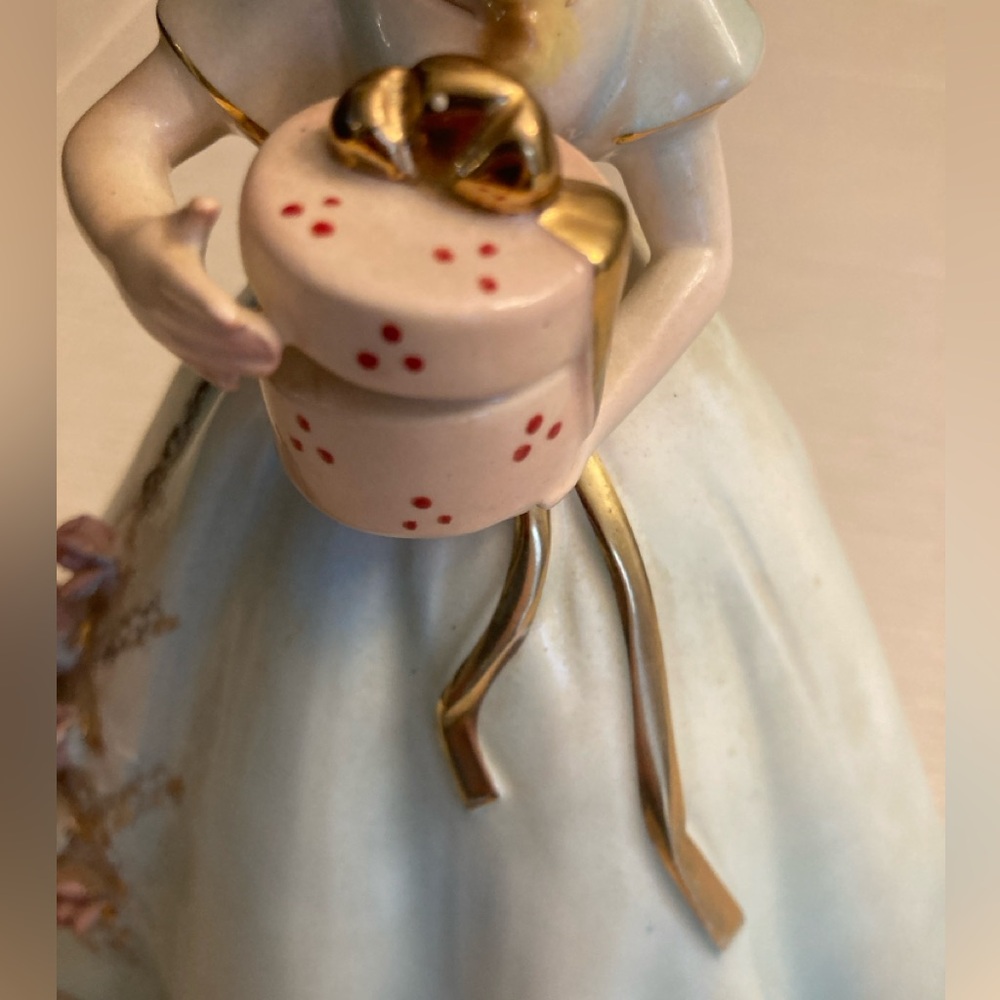 Josef Originals porcelain piece from the Romance series, “The Trousseau" - Picture 4 of 5